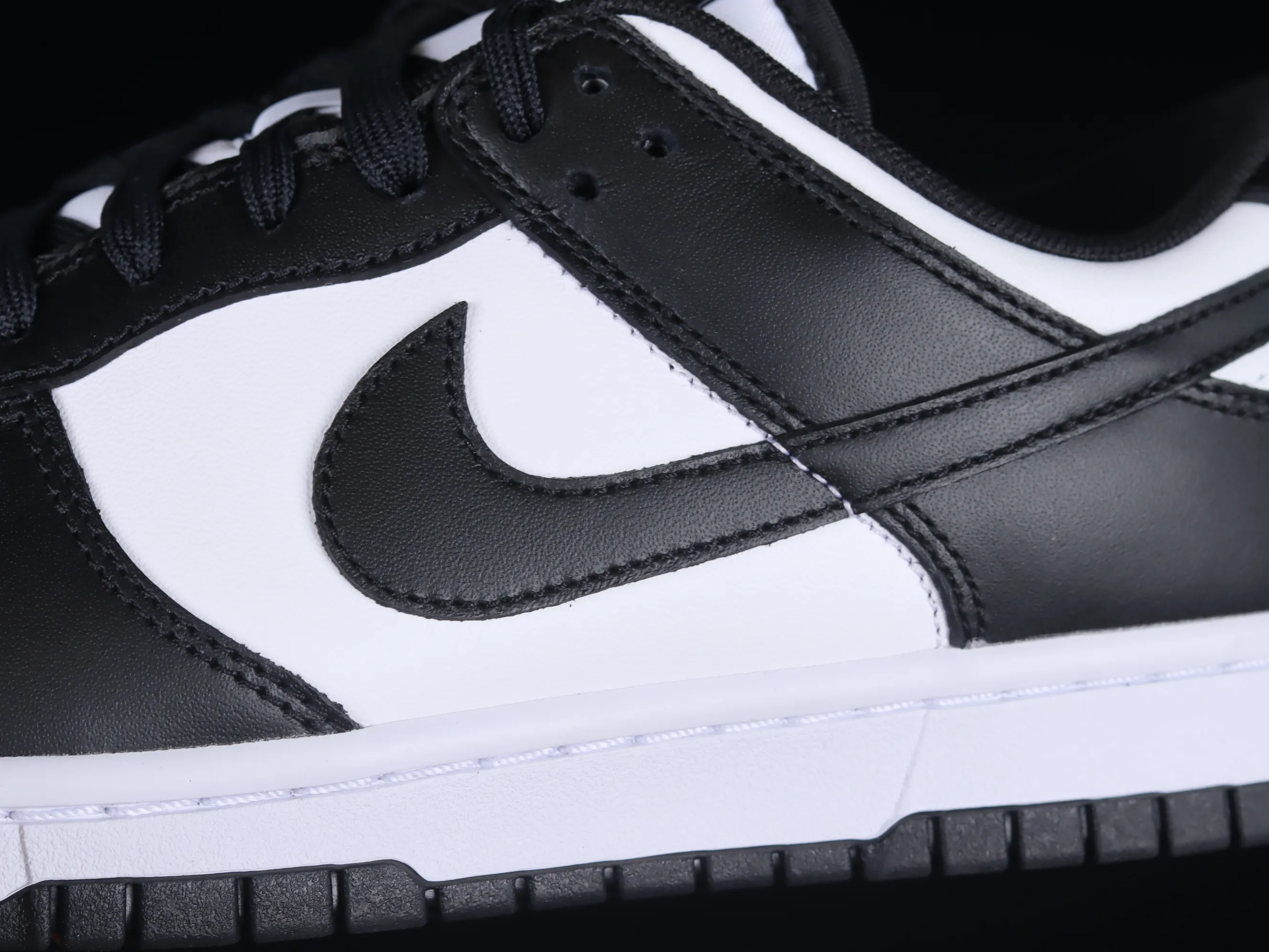 All categories Nk SB Dunk series Nk SB Dunk Low low-top sneakers M version Nk SB Dunk Low black and white panda SB smashed backboard fashion casual sneakers DD1391-100